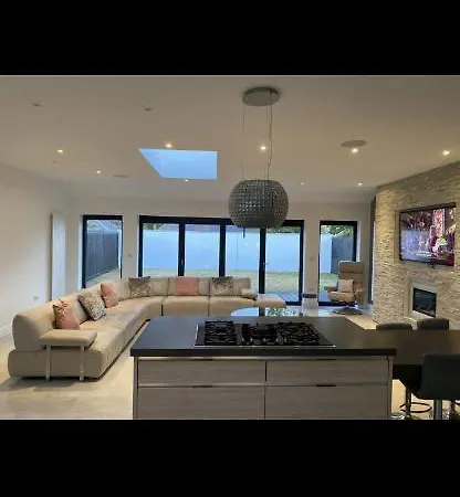 Perfect 4 Bedroom 2 Bathroom Home Edinburgh Exterior photo